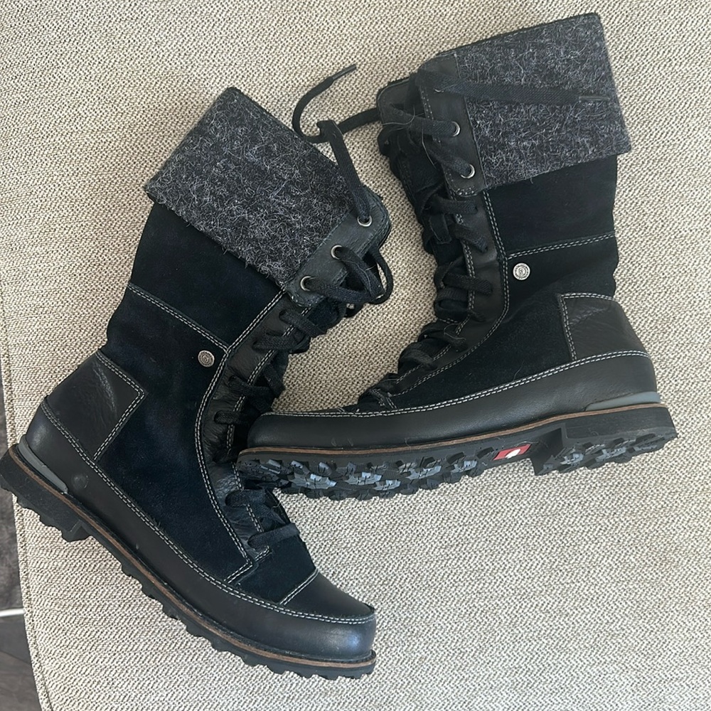 NORTH FACE PRIMALOFT SNOW BOOTS